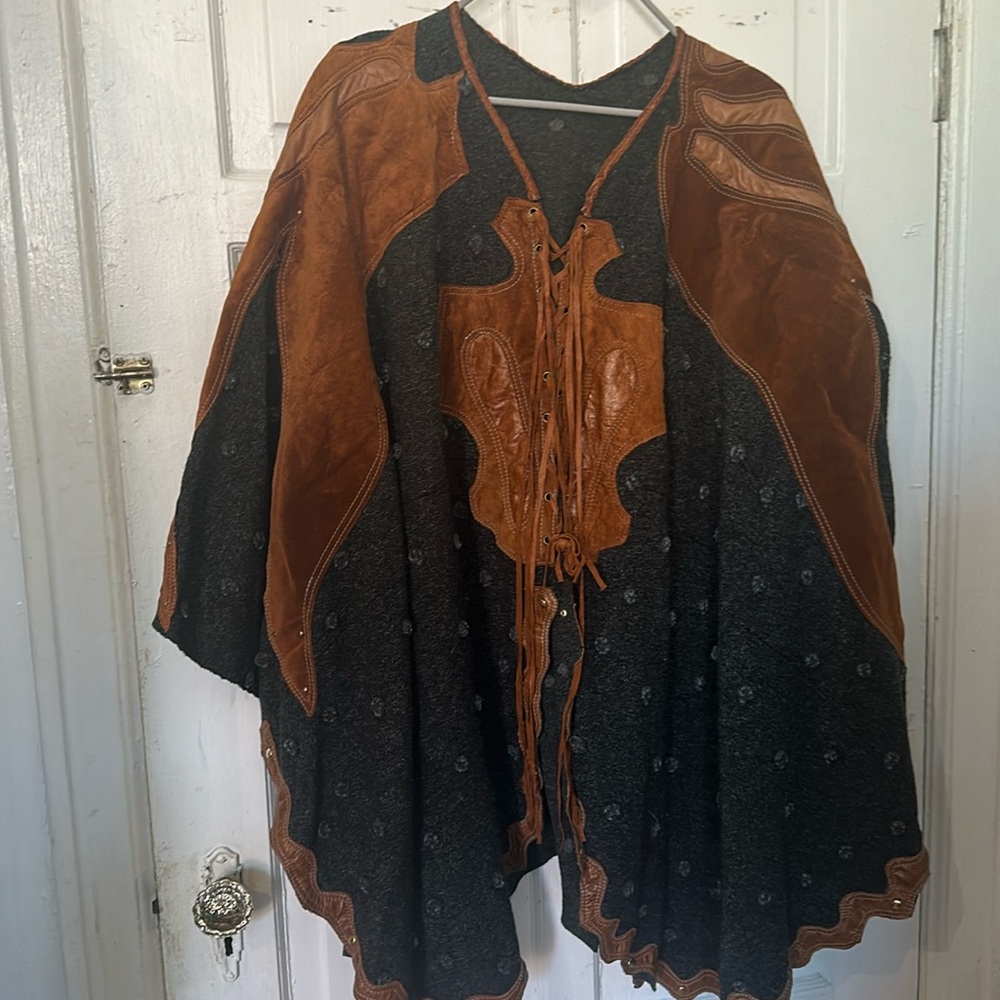 Top (Wool, leather &suede)
